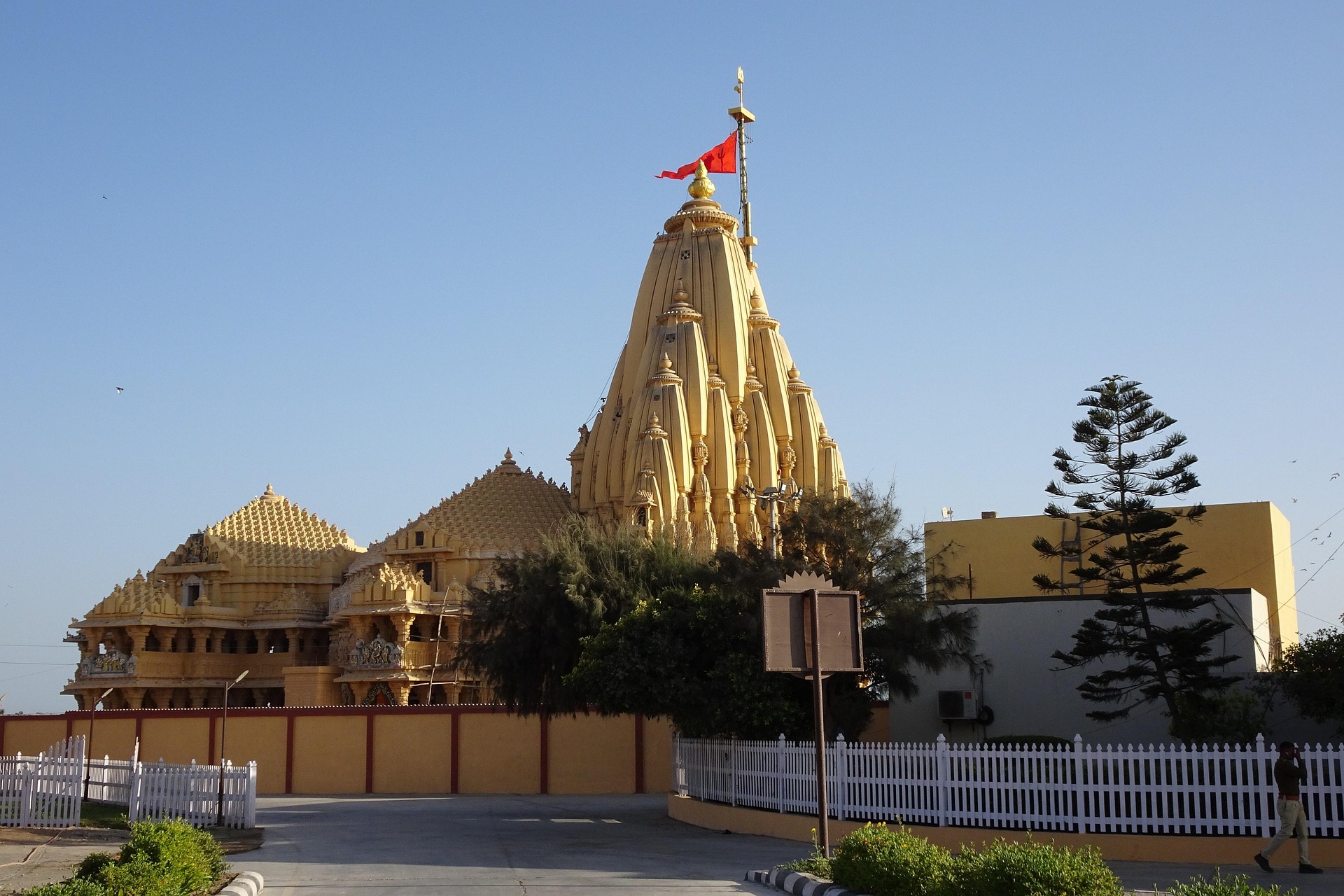Somnath Temple in Gujarat, India – iconic Jyotirlinga shrine on the Arabian Sea, known for its spiritual significance and ancient architecture